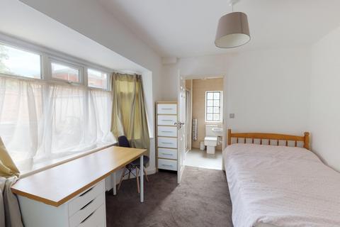 2 bedroom ground floor flat to rent, Flat 1, 15A Villa Road, Nottingham, NG3 4GG