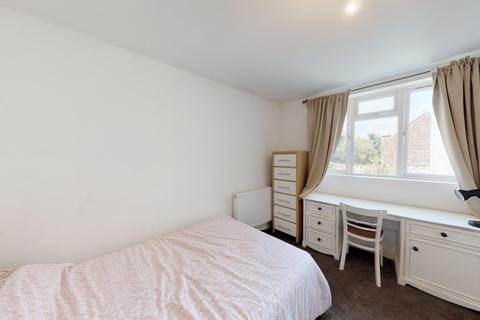 2 bedroom ground floor flat to rent, Flat 4, 15a Villa Road, Nottingham, NG3 4GG