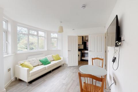 2 bedroom ground floor flat to rent, Flat 4, 15a Villa Road, Nottingham, NG3 4GG
