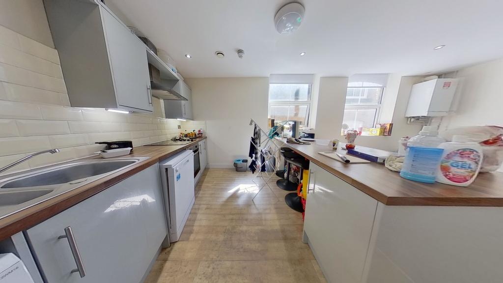 Flat-2-Ormiston-House-07112022 125613