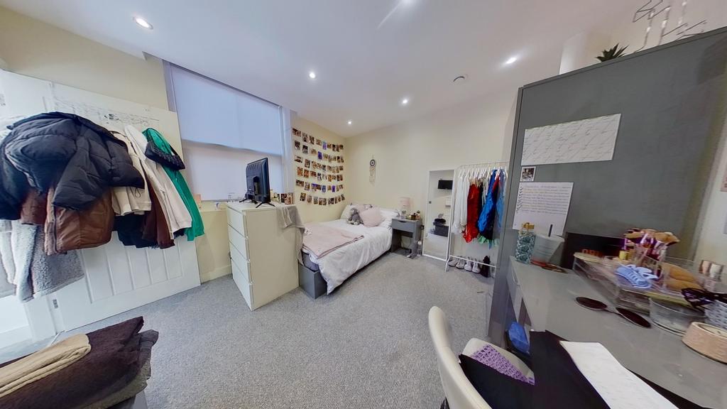 Flat-2-Ormiston-House-07112022 124256