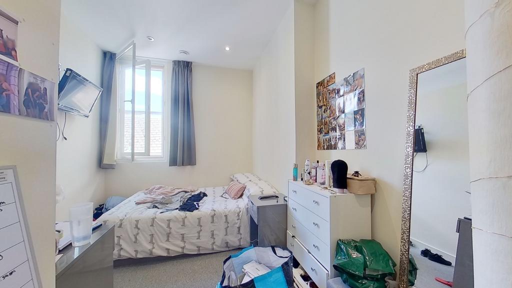 Flat-2-Ormiston-House-07112022 125144