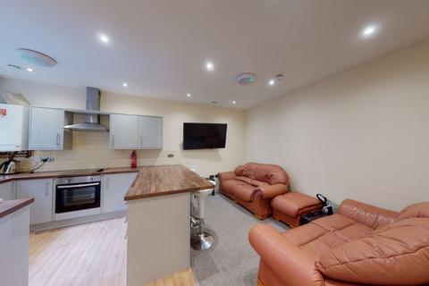 4 bedroom flat to rent, Flat 3, Ormiston House, 34 Pelham Street, Nottingham, NG1 2EG
