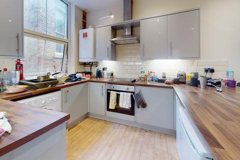 4 bedroom flat to rent, Flat 3, Ormiston House, 34 Pelham Street, Nottingham, NG1 2EG