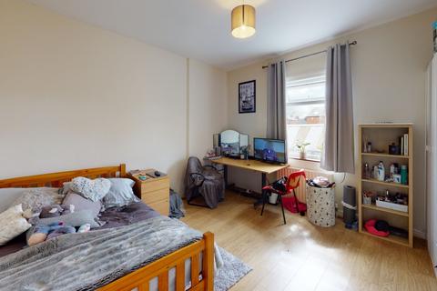 2 bedroom flat to rent, Flat 2, 15 Forest Road East, Nottingham, NG1 4HJ