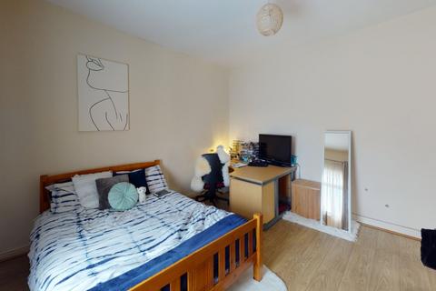 2 bedroom flat to rent, Flat 2, 15 Forest Road East, Nottingham, NG1 4HJ