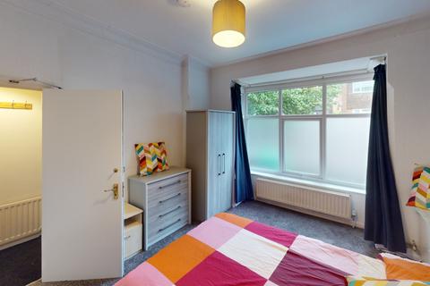 5 bedroom townhouse to rent, 142 Harrinngton Drive, Lenton, Nottingham, NG7 1JH