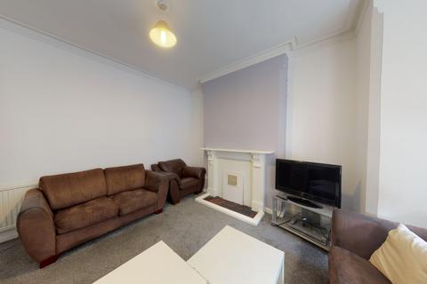 5 bedroom terraced house to rent, 11 Colville Street, Nottingham, NG1 4HQ