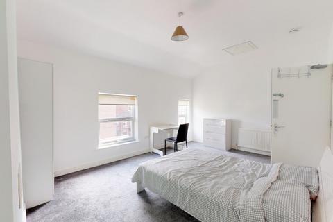 5 bedroom terraced house to rent, 11 Colville Street, Nottingham, NG1 4HQ