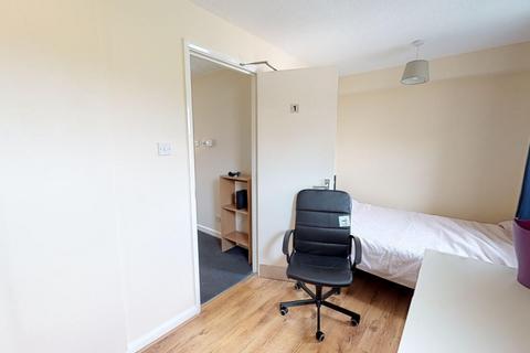 6 bedroom terraced house to rent - 26 Gadd Street, Nottingham, NG7 4BJ