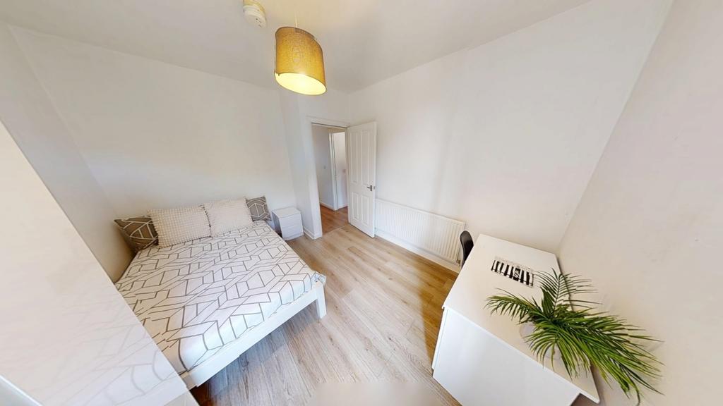 Flat-2-61-Bentinck-Road-06182025 094017