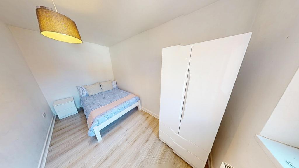 Flat-2-61-Bentinck-Road-06182025 095736