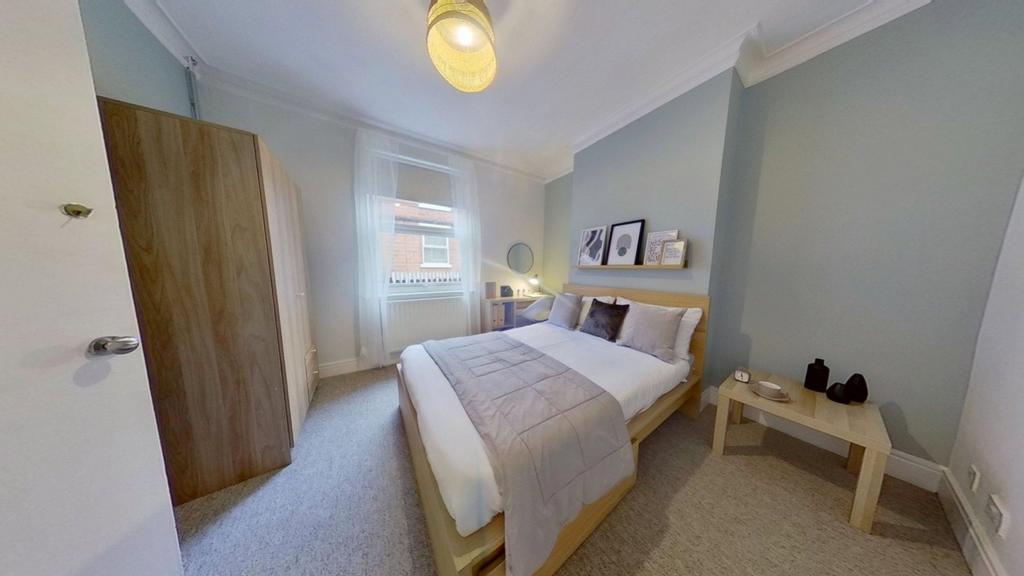 Lrg 12-Ridding-Terrace-Bedroom-1