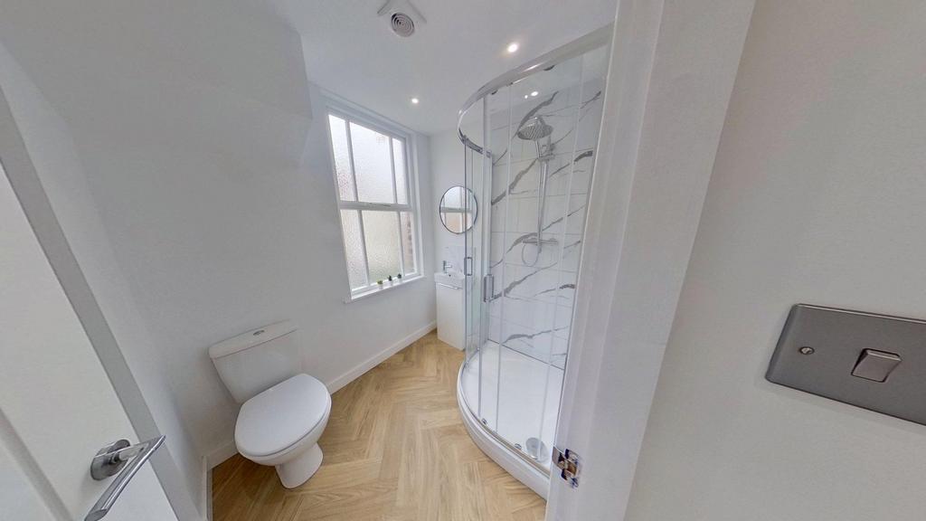 House in Nottingham - View 4