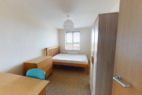 2 bedroom flat to rent, Flat 20 Royal Victoria Court