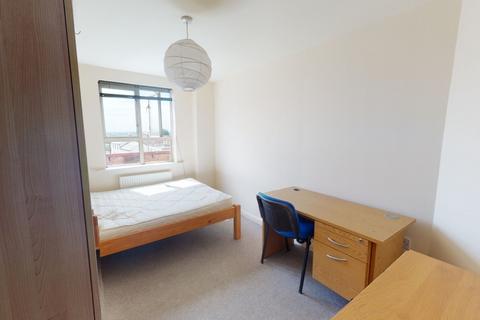 2 bedroom flat to rent, Flat 20 Royal Victoria Court