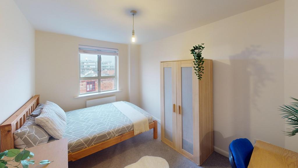 20-Royal-Victoria-Court-Bedroom