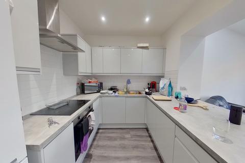 5 bedroom terraced house to rent, 21 Cromwell Street, Nottingham, NG7 4GL