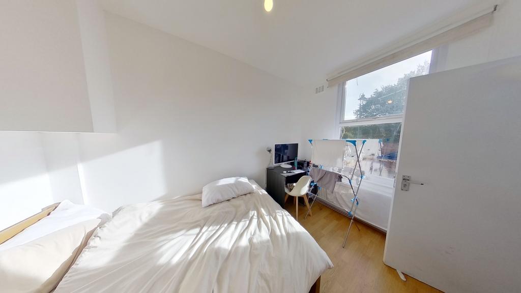 House in Nottingham - View 3
