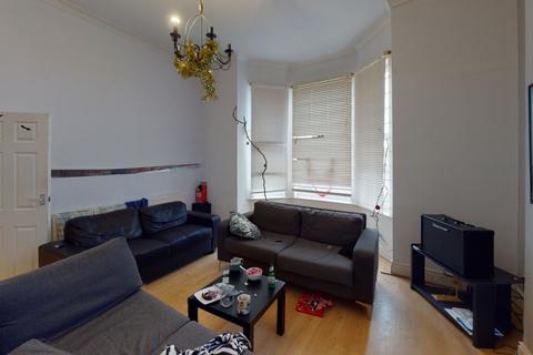 8 bedroom semi-detached house to rent - 23 Noel Street