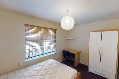 4 bedroom ground floor flat to rent - Flat 1, 24 Burns Street, Nottingham, NG7 4DT