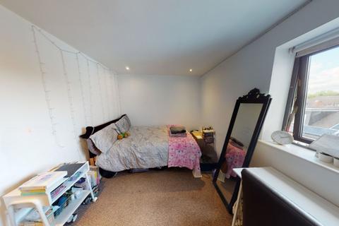 undefined, FLat 3.7 Cymbeline House