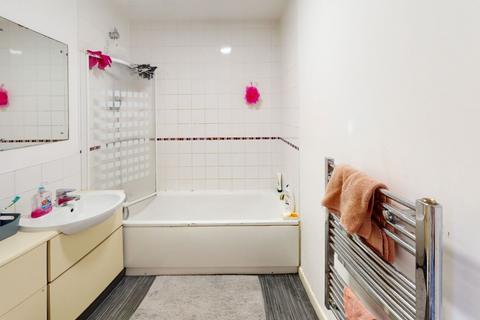 undefined, FLat 3.7 Cymbeline House