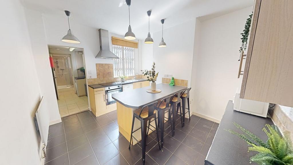 House in Nottingham, Hyson Green - View 2