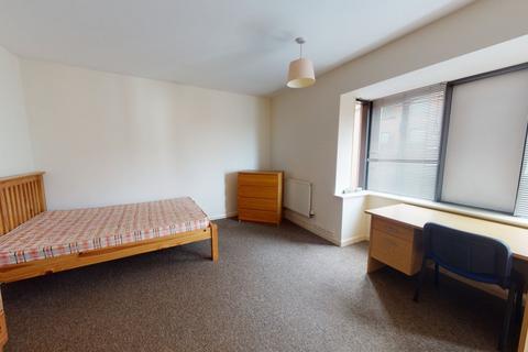 2 bedroom ground floor flat to rent, Flat 43 Royal Victoria Court