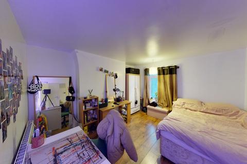 4 bedroom terraced house to rent, 45 Cromwell Street, NG7 4GL