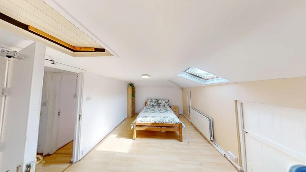 Flat-B-46-Addison-Street-06042025 094005