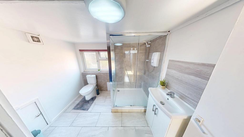 Flat-B-46-Addison-Street-06042025 094117