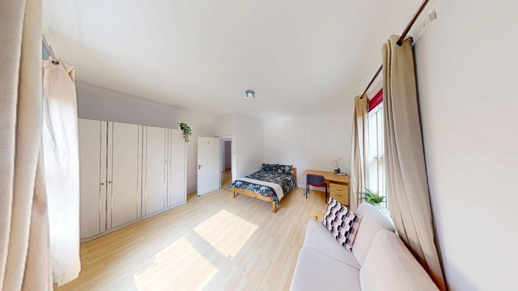 Flat-B-46-Addison-Street-06042025 092625