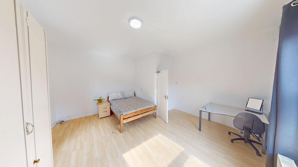House in Nottingham, Carrington - View 3