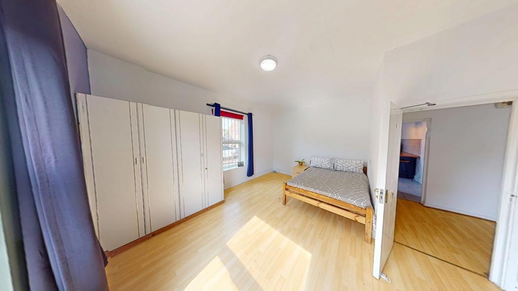 House in Nottingham, Carrington - View 4