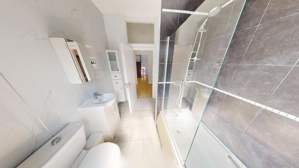 House in Nottingham, Carrington - View 5