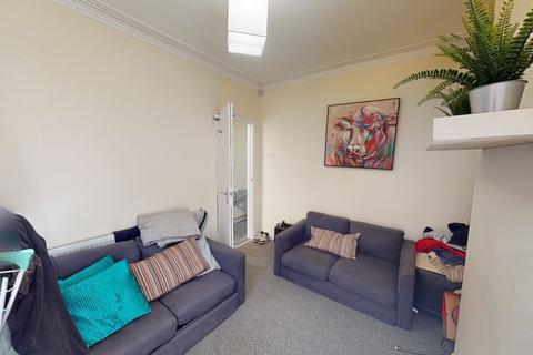 undefined, 47 Cromwell Street