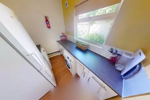 5 bedroom semi-detached house to rent - Vista 4