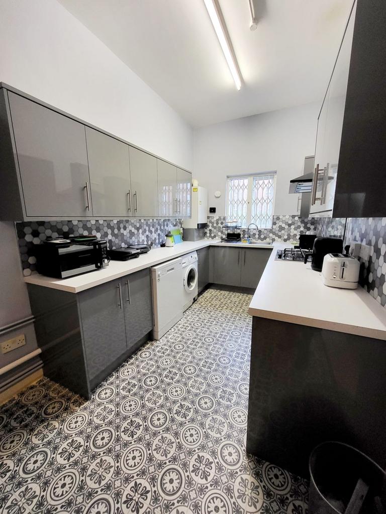 House in Nottingham - View 2