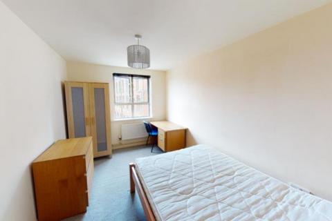 2 bedroom ground floor flat to rent, Flat 12 Royal Victoria Court