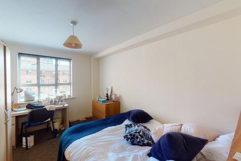 2 bedroom ground floor flat to rent, Flat 18 Royal Victoria Court