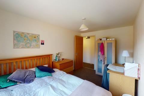 2 bedroom ground floor flat to rent, Flat 18 Royal Victoria Court