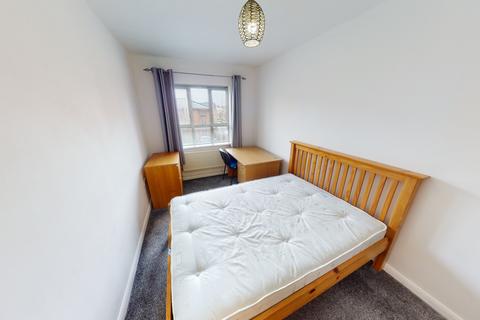 2 bedroom ground floor flat to rent, Flat 31 Royal Victoria Court