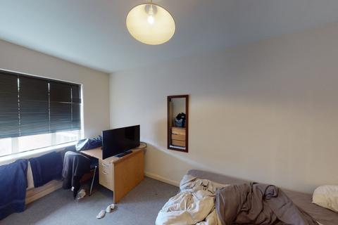 2 bedroom ground floor flat to rent, Flat 32 Royal Victoria Court