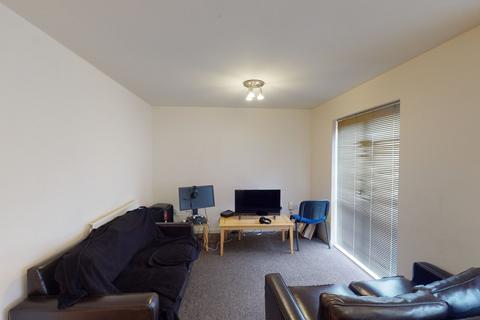2 bedroom ground floor flat to rent, Flat 35 Royal Victoria Court