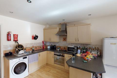 2 bedroom ground floor flat to rent, Flat 36 Royal Victoria Court