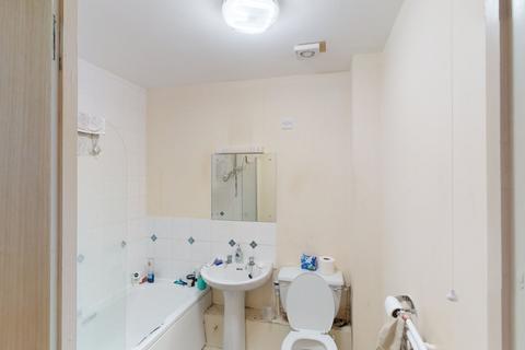 2 bedroom ground floor flat to rent, Flat 36 Royal Victoria Court