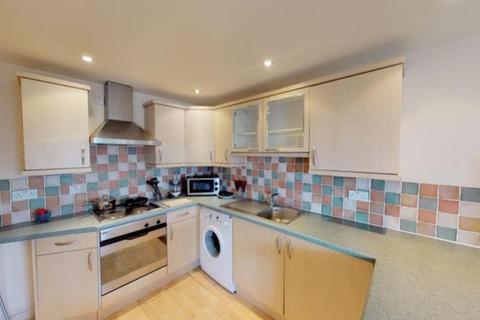 2 bedroom flat to rent, Flat 9 Royal Victoria Court