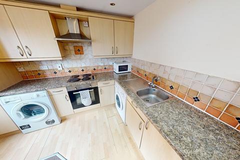 2 bedroom flat to rent, Flat 10 Royal Victoria Court