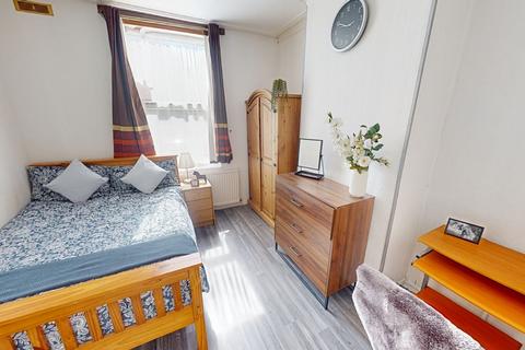 4 bedroom terraced house to rent, 20 Cromwell Street, Arboretum, NG7 4GL